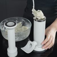 Ръчна машинка за пълнене на колбаси - перфектният инструмент за изработка на свежи и вкусни колбаси , снимка 2 - Други - 45322857