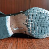 Продавам обувки естествена кожа с уникален дизайн (предполагам крокодилска). , снимка 7 - Официални обувки - 45747579