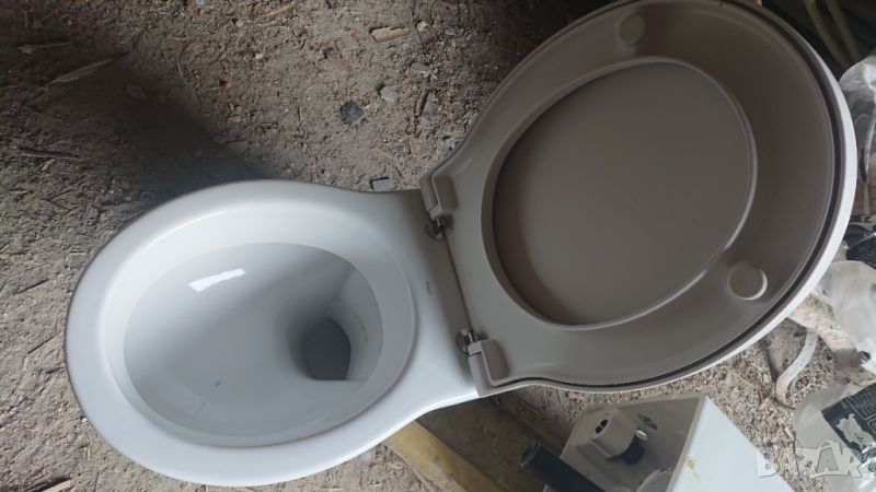 Тоалетна чиния за вграждане към структура, снимка 1