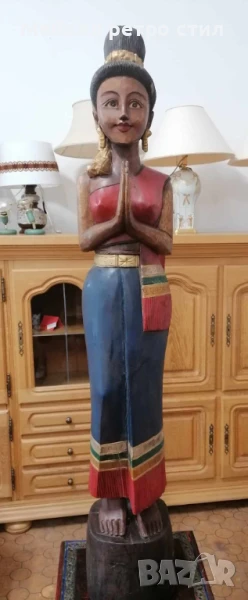 Старинна дърворезба на Тайландска жена .Често се поставя на входовете като приветствен жест. , снимка 1