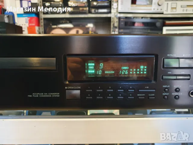 CD Player Onkyo DX-7210 В отлично техническо и визуално състояние., снимка 4 - Декове - 47520019