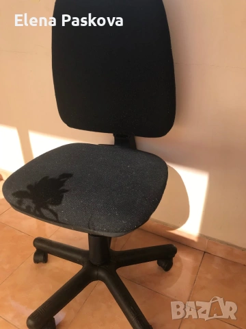 стол за офис, бюро на колелца, черен, с регулируема на височина седалка