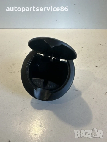 Пепелник за Volvo XC60 2.0D (2011) 1288574, снимка 2 - Части - 53774137