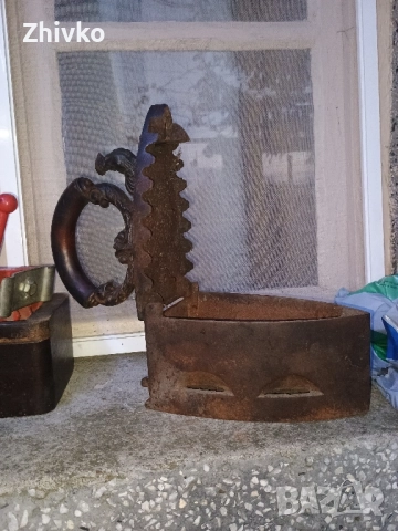 Стара ютия , снимка 6 - Антикварни и старинни предмети - 52503118