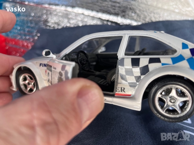 BMW M3 1:24 Burago Italy, снимка 2 - Колекции - 52833901