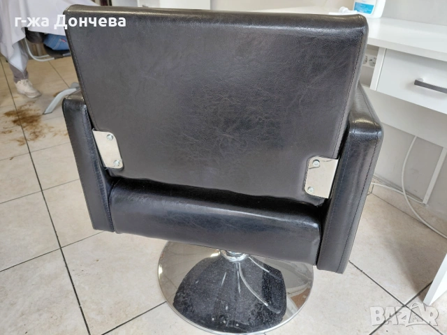 Фризьорски стол, снимка 2 - Фризьорски столове - 53948704