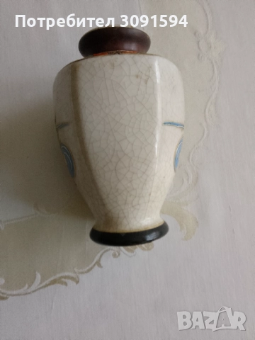 Порцеланова японска ваза с напукан ефект и рисувана със 24 каратово злато  , снимка 15 - Антикварни и старинни предмети - 51906443