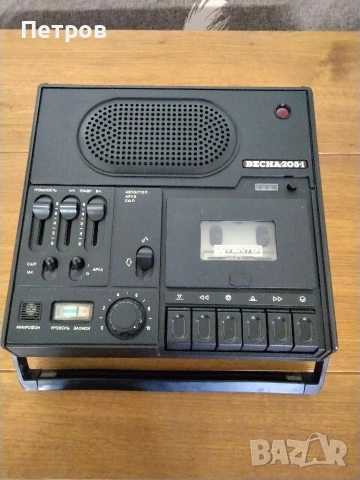 Продавам ретро портативен касетен магнетофон Весна 205-1 /Vesna 205-1 произвеждан в СССР, снимка 2 - Колекции - 54166610