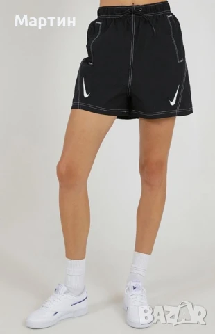 Дамски къси панталонки Nike Sportswear Swoosh Repel Woven - размер S, снимка 1