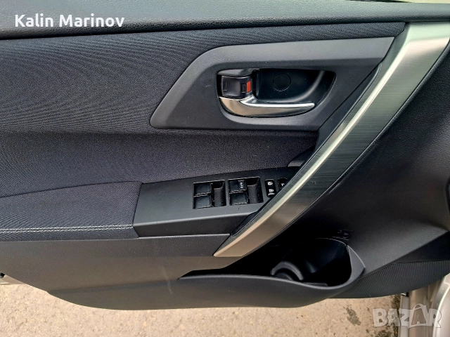 Тойота Аурис 1.3 i 2014г., снимка 7 - Автомобили и джипове - 50789072