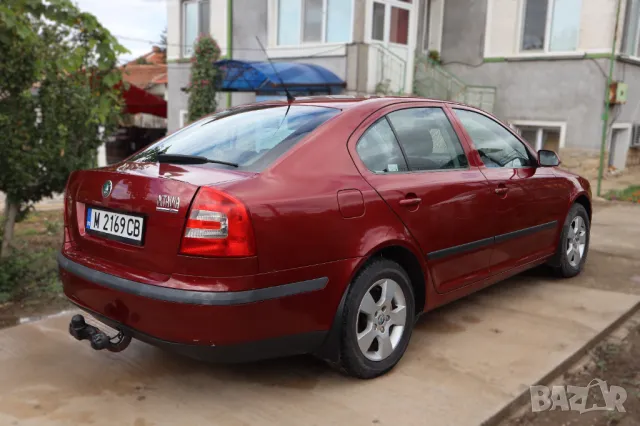 Skoda Octavia 1.6i, снимка 4 - Автомобили и джипове - 47256545