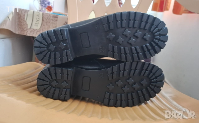 Кубинки дамски 38 номер, снимка 7 - Дамски боти - 53220581