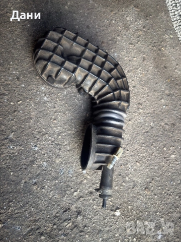 Въздуховод мех.инжекционАуди80, снимка 2 - Части - 53604266