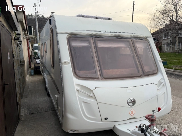 Каравана Swift Conqueror-Френска Спалня/Голям хладилник/Душ кабина/Солар/Mover/Форселт/Като нова, снимка 3 - Каравани и кемпери - 53689745