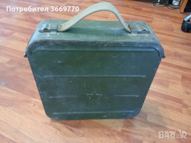 Стара военна метална кутия от патрони за картечница, снимка 2 - Антикварни и старинни предмети - 45298605