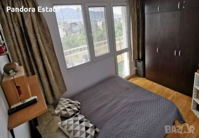 Продава двустаен апартамент в кв. Надежда 3