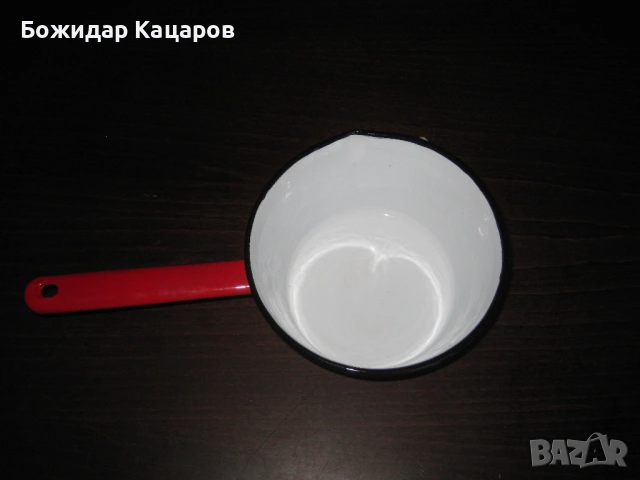 Нова емайлирана касерола, произведена през соца. Цена- 10 евро. Височина- 7,5 см. Диаметър- 15 см. Д, снимка 2 - Съдове за готвене - 54212862