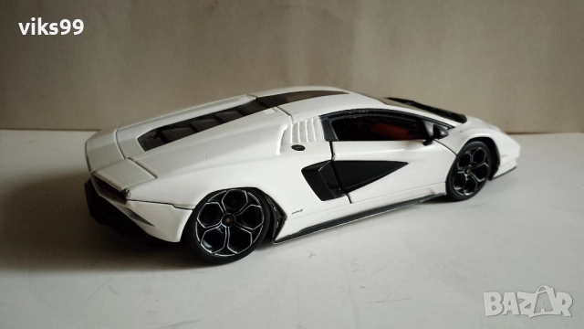 Lamborghini Countach LPI 800-4 Bburago - Мащаб 1:24, снимка 6 - Колекции - 51875867