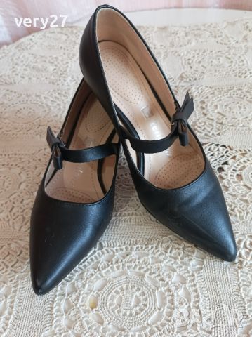 Дамски обувки и сандали, снимка 1 - Дамски ежедневни обувки - 40709685