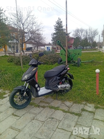 Скутер -Априлия Спортсити , снимка 4 - Мотоциклети и мототехника - 53931062