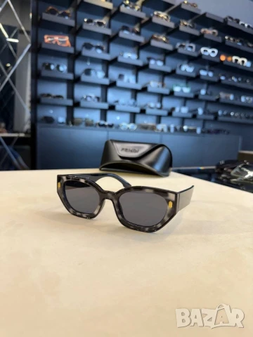 очила с черен обикновен калъф fendi prada versace chanel , снимка 2 - Слънчеви и диоптрични очила - 50924387
