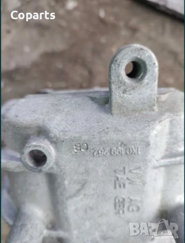 Тампон на Двигател Audi A3-8P, S3, снимка 2 - Части - 44975266