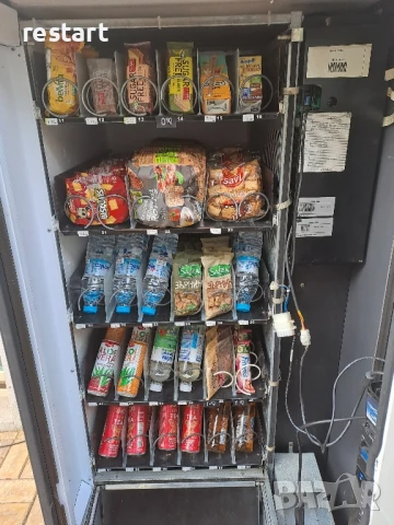 Вендинг автомати за храни и напитки GPE Италия, снимка 3 - Вендинг машини - 50642910