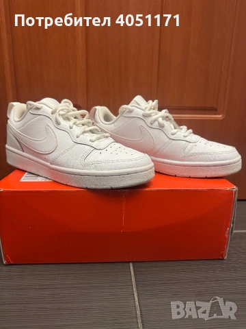 Обувки Nike кожени.