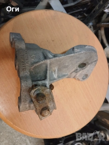 Конзола / лапа скорости за Фолксвоген Голф 3 1H0 199 353 D