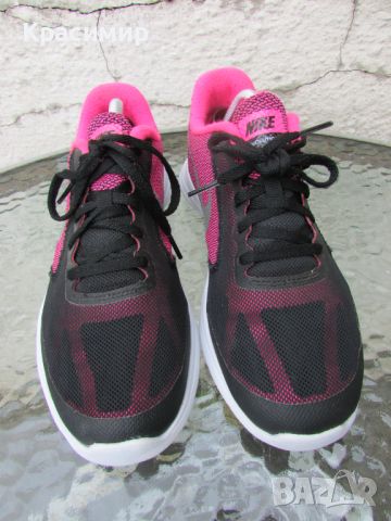Дамски маратонки Nike Revolution 3 GS 'Hyper Pink', снимка 2 - Маратонки - 46398787
