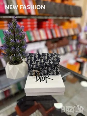 Дамски Портмонета с Кутия : DIOR , снимка 6 - Портфейли, портмонета - 47705652