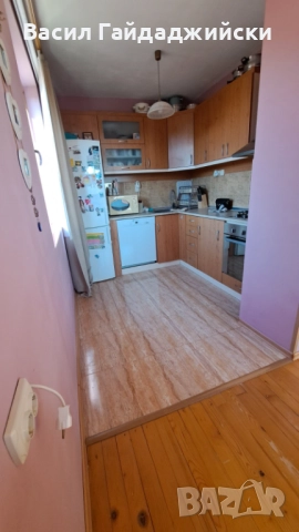 Продавам 2 етажа от къща,гараж със канал и изба, двор и навес , снимка 10 - Етаж от къща - 52918381