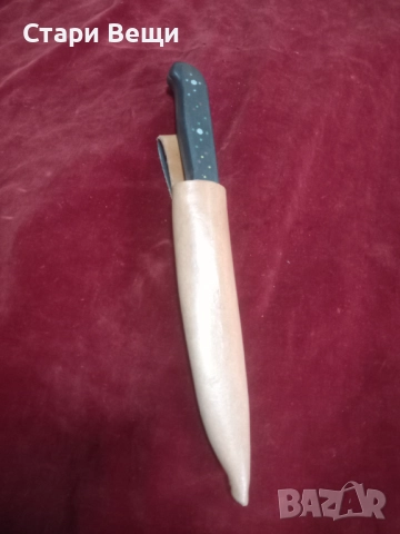 Стар нож с кожена кания