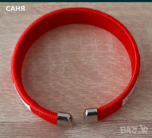 Две оригинални мартеници-обеци и колие и гривни за късмет, снимка 4 - Колиета, медальони, синджири - 53685693