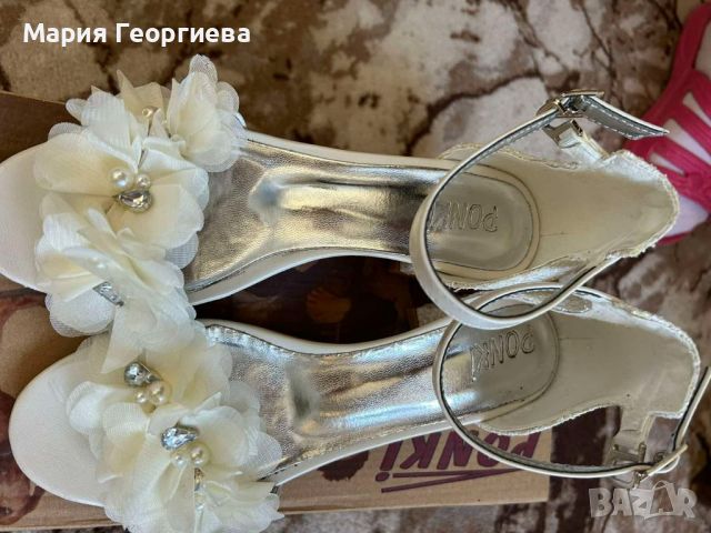 Официални сандали за момиче PONKI, бели / 20 лв. Р-р 34 / 22 см., снимка 1 - Детски обувки - 46435346