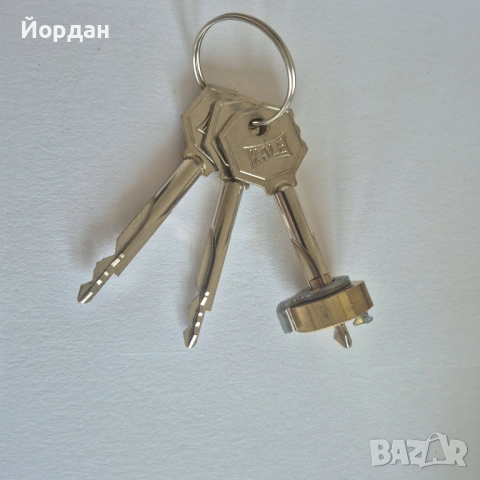 Патрон за допълнителна шипова брава