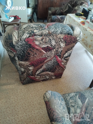 Продавам холна гарнитура , снимка 8 - Дивани и мека мебел - 53140797