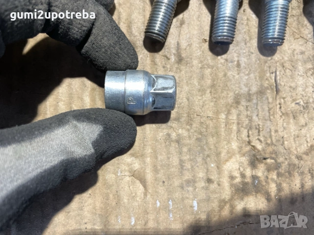 Секретни Болтове Оригинал 12Мх1.5х17 Renault Talisman 2017г 147kW, снимка 2 - Части - 54221137