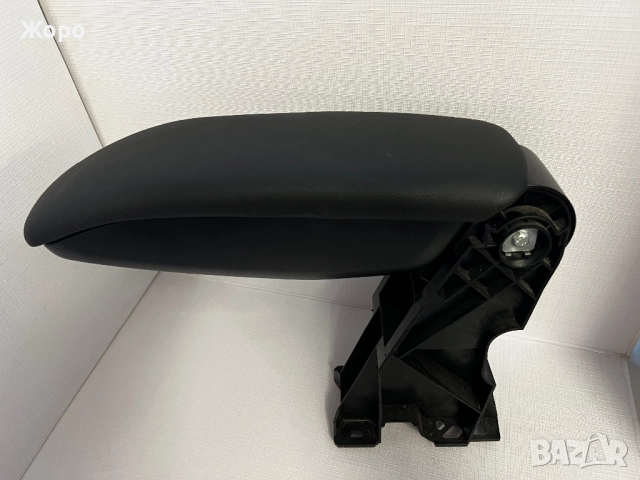 Оригинален подлакътник Peugeot  208 (2012–2019) Пежо 2008 (2013-2019) – претапициран, снимка 2 - Части - 52985494