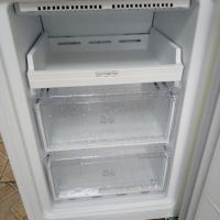 Като нов комбиниран хладилник с фризер Bauknecht  no frost 2 години гаранция!, снимка 8 - Хладилници - 45088359