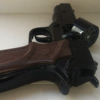 Метален полицейски пистолет GONHER Made in Spain, снимка 6 - Други ценни предмети - 45450024