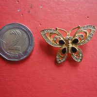 Позлатена брошка с камъни пеперуда , снимка 1 - Други - 45873195