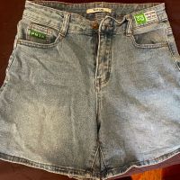 Дънкови къси панталонки, снимка 1 - Къси панталони и бермуди - 45593152
