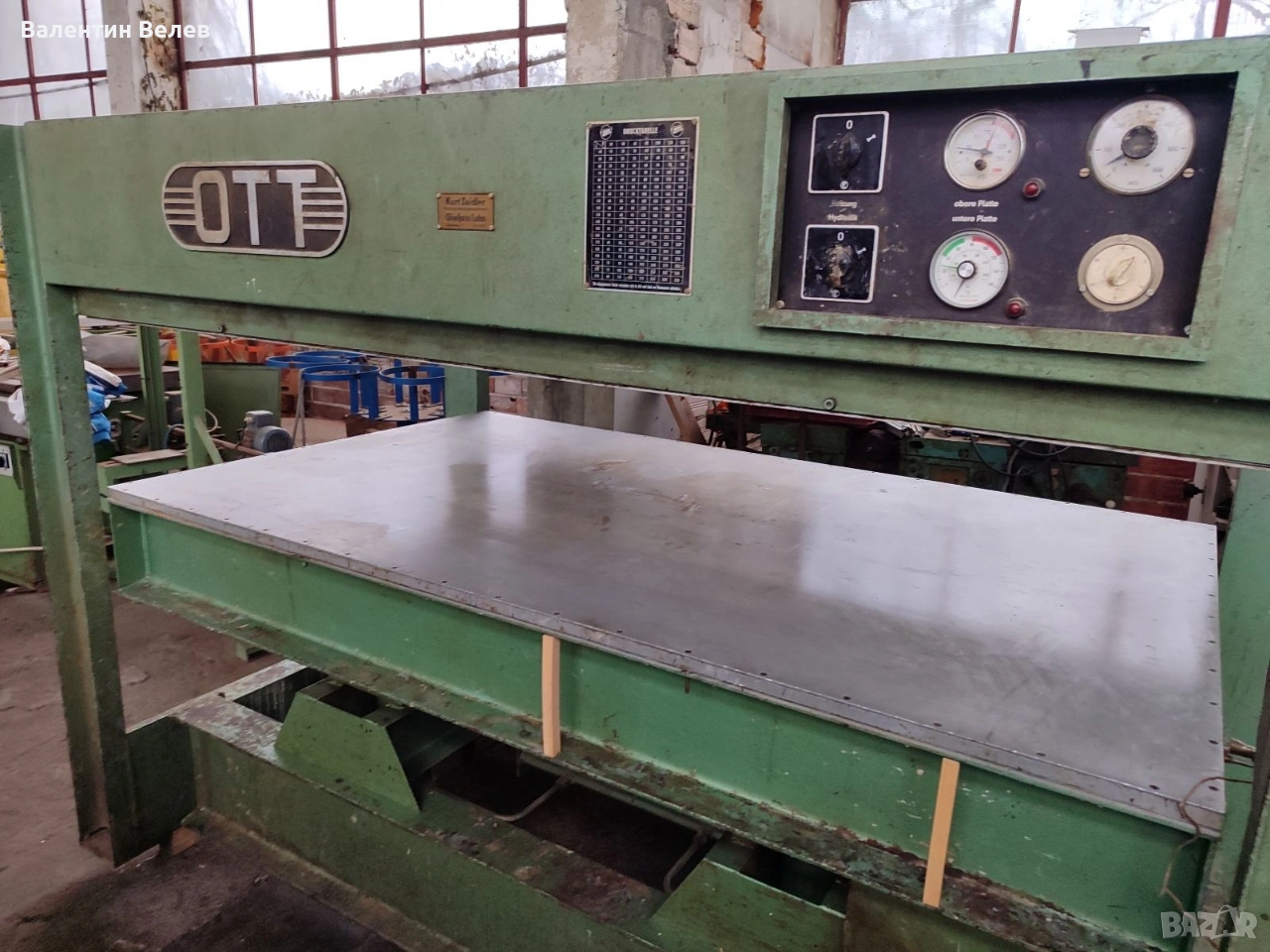 топла преса за врати и фурнир затопляне с електрически нагреватели с размери 2250мм.х 1200мм., снимка 1