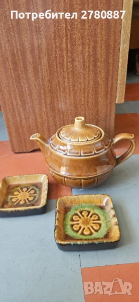 Ретро 70-те Кафяв чайник 1.5л + 2 чинийки за десерт, снимка 1