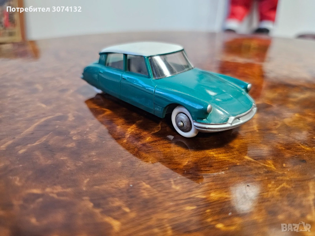 Чисто нова колекционерска количка Citroen DS 19 , снимка 1