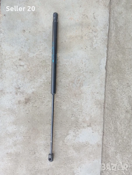 Амортисьор за капака на багажника Дачия Сандеро Логан, снимка 1