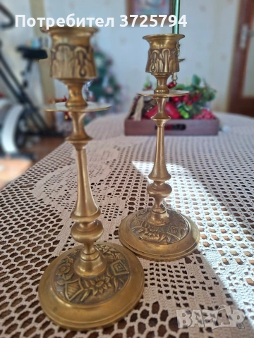 Изящни бронзови свещника