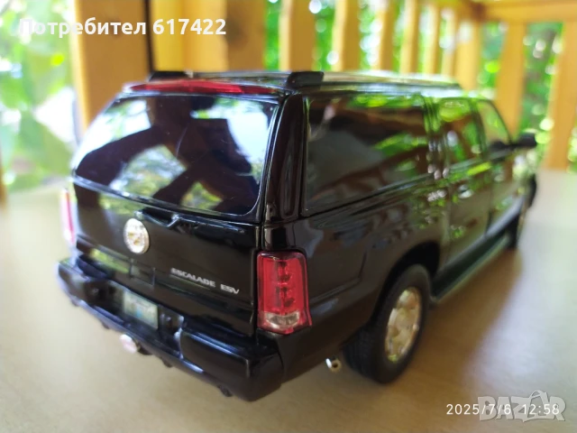 1 : 18 Метален модел на Cadillac Escalade ESV 2003, Ricko, снимка 7 - Колекции - 50927600