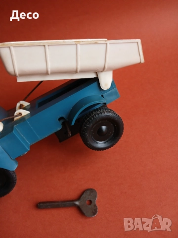 Стара руска играчка камион със ключ., снимка 6 - Колекции - 52987698